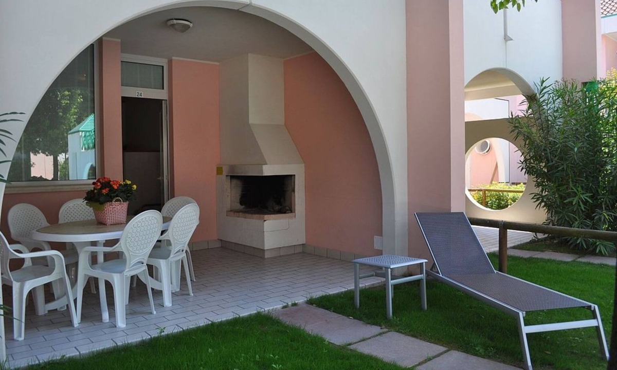 Bibione Villa | Gorgeous villa with garden and pool