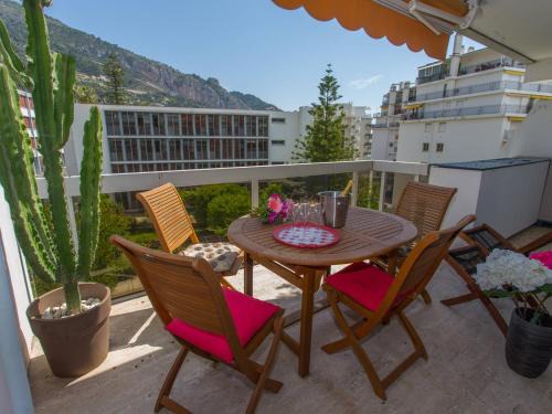 Menton Apartment | Grand 2P avec Parking et Terrasse, Piscine sur le Toit, Proche des Plages à Menton - FR-1-196-172