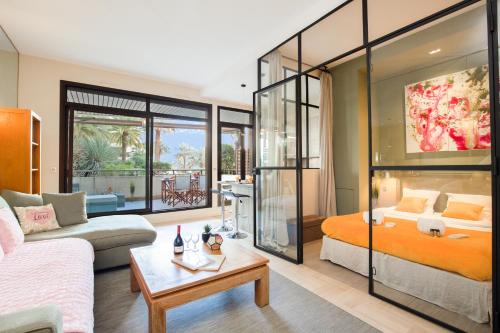Cannes City Centre Apartment | Gray d'Albion YourHostHelper
