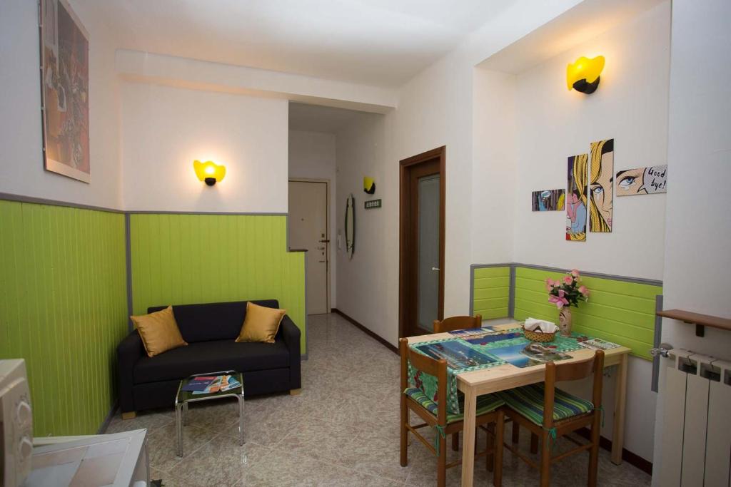 Barriera Vecchia-San Giacomo Apartment | Green Rainbow
