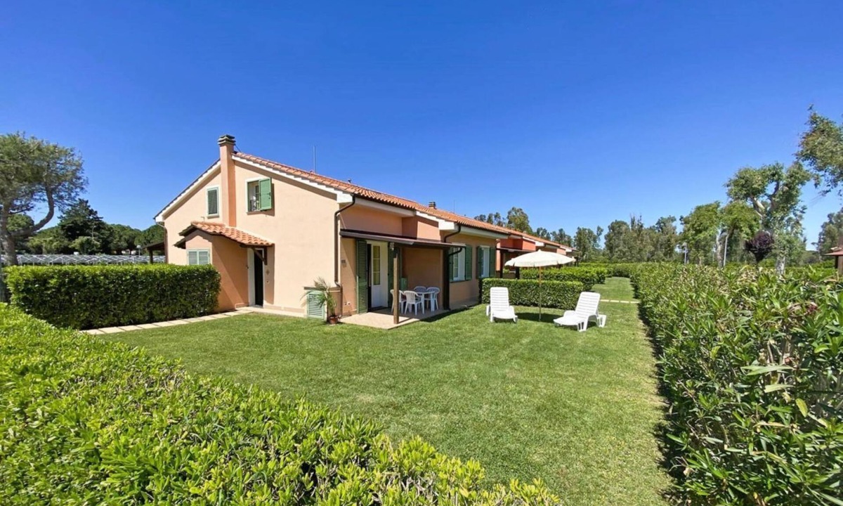 Vada Apartment | Ground floor apartment of 56 m2 composed of a living room with satellite TV, kitchenette complete with dishwasher, fridge with freezer, microwave oven.Double sofa bed, a double bedroom and bathroom.On the mezzanine floor there are two single beds oron re