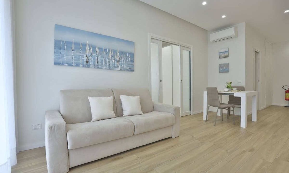 Vomero Apartment | GuestHost - Comfortable and bright apartment perfect for 2 people and equipped with all comforts, including a spacious 15 sqm balcony ideal for relaxing moments. The apartment is located in Via Cimarosa, in the lively Vomero district, an ideal area for a