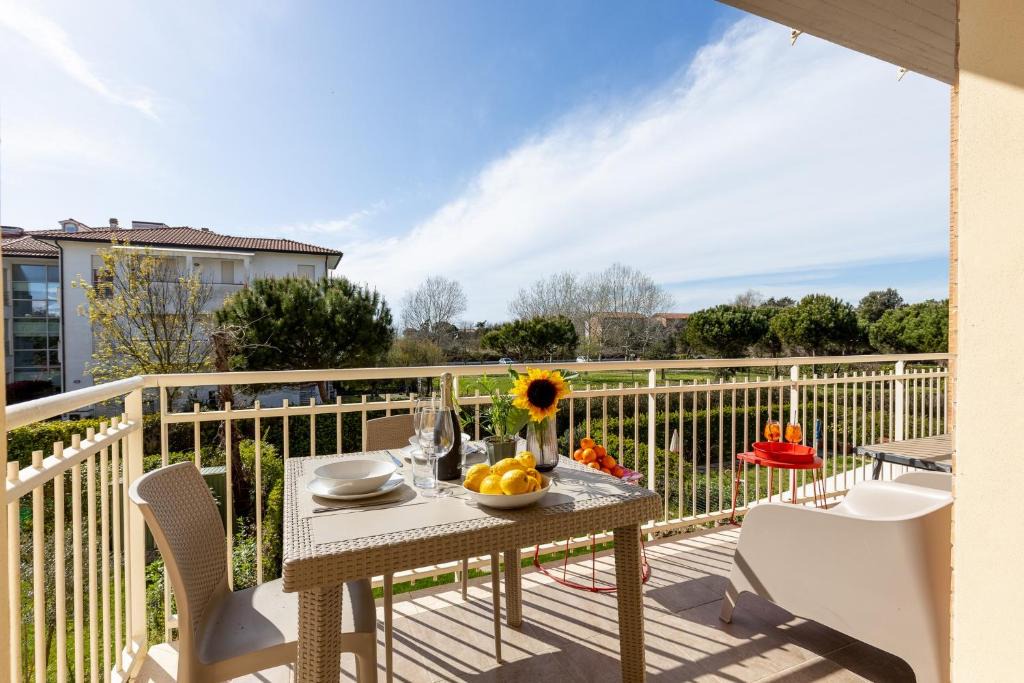 Calambrone Apartment | GuestHost - Elegant Seaside Apartment with Pool and Parking