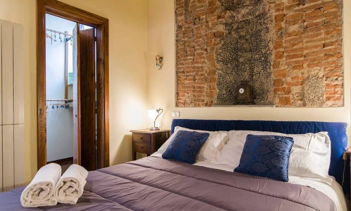 Duomo Apartment | GuestHost - NEW! Ariento Refined Apartment Florence x 4!