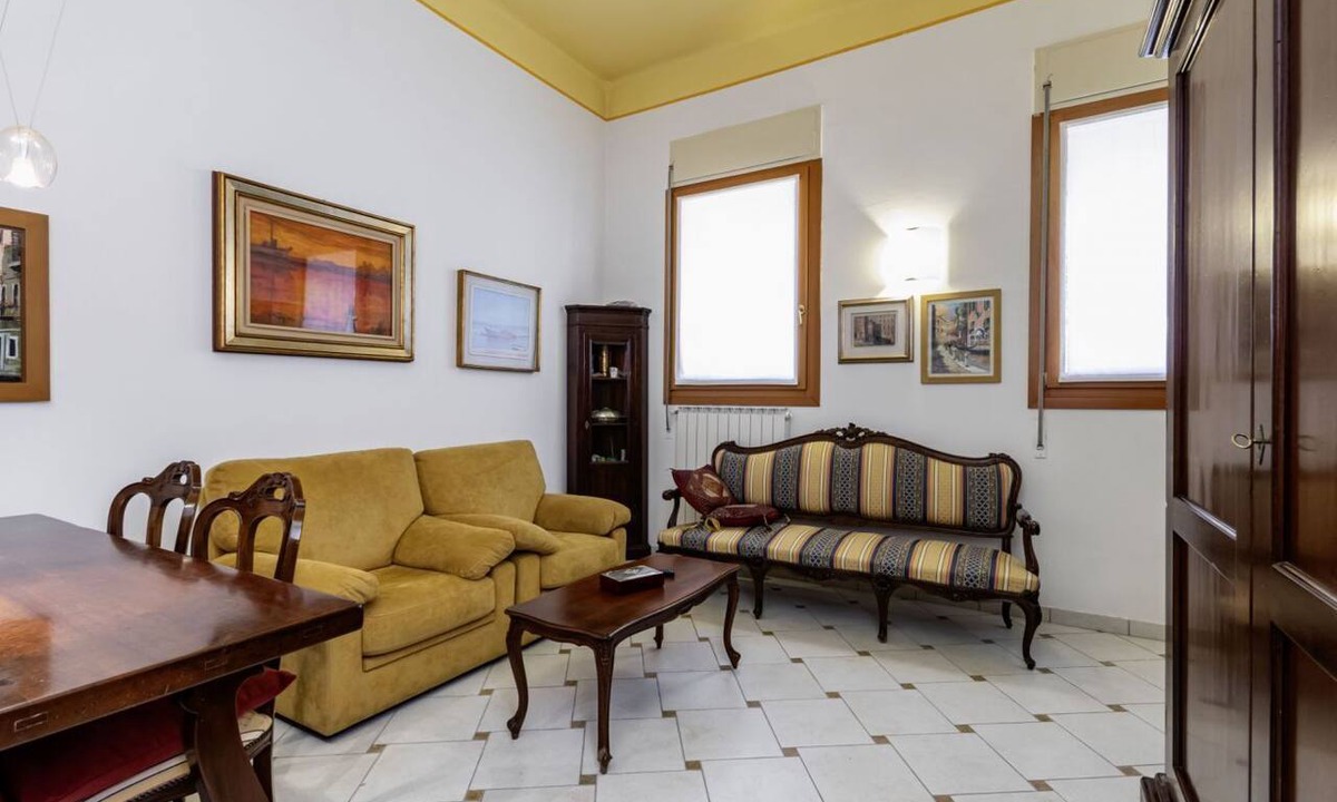 Dorsoduro Apartment | GuestHost - Stylish Flat in Dorsoduro District