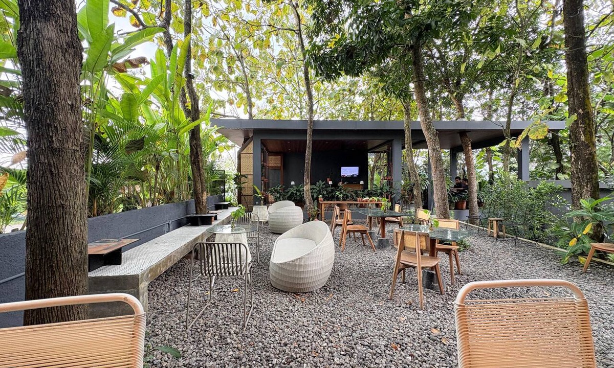 Srimulyo Apartment | Guru Giri Forest Cabin Villa 2BR for 8 Pax (Include Breakfast)