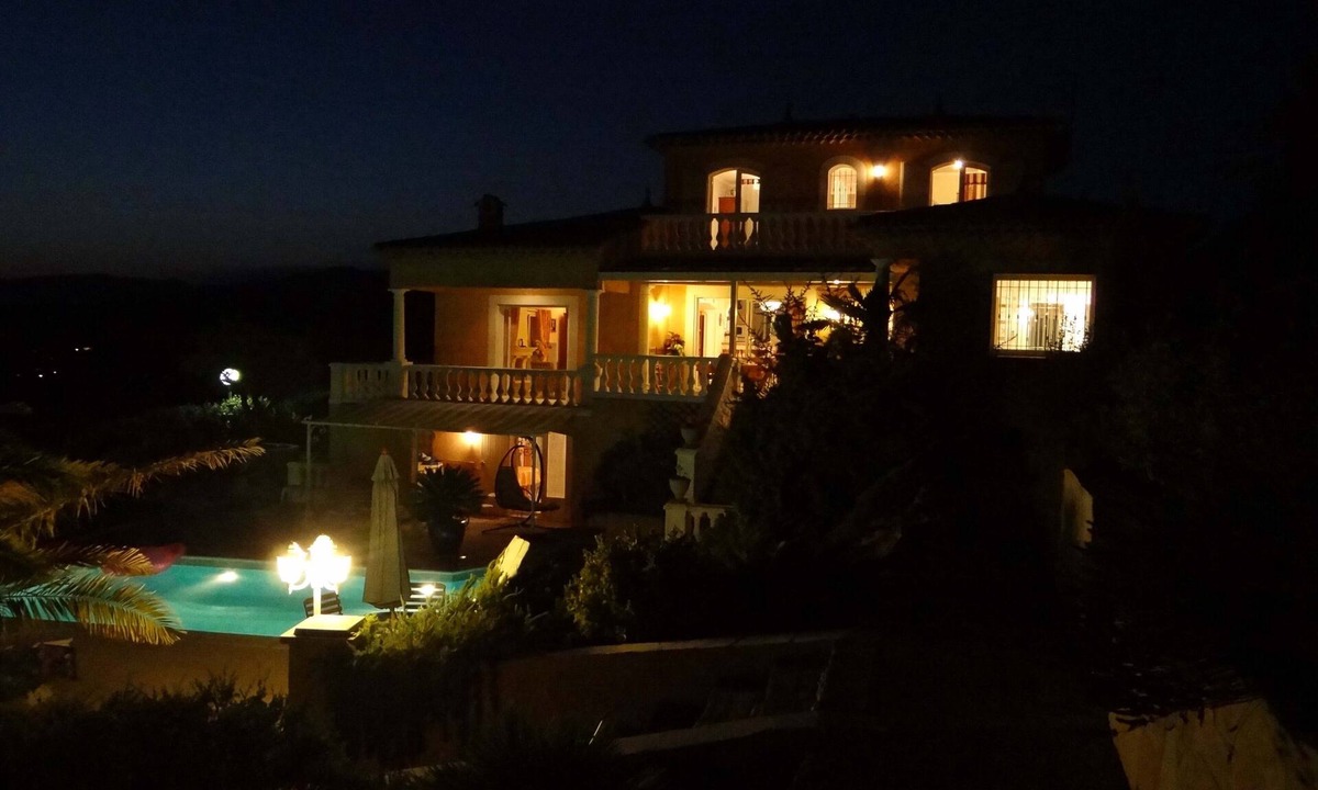 Frejus Villa | Hillsides in Frejus/St. Raphael, French Riviera (St. Tropez/Cannes)