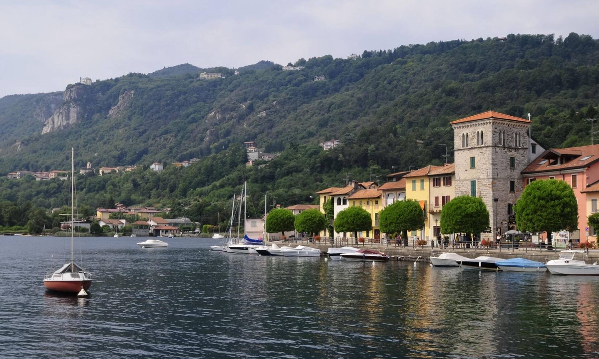 Madonna del Sasso House | Historic Casa Baroni Near Lake Orta