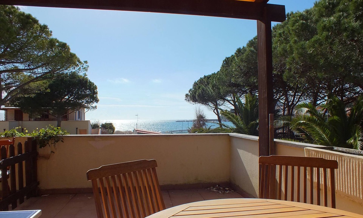 Marina di Campo Apartment | Holiday Apartment "Golden River 6" in Excellent Location with Sea View