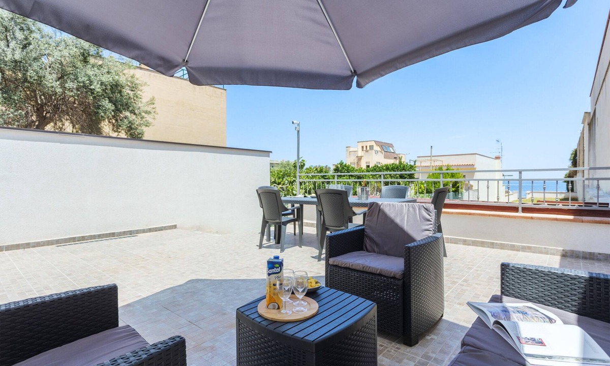 Palermo Villa | Holiday Home 'Villa Mare Blu' with Sea View, Wi-Fi and Air Conditioning