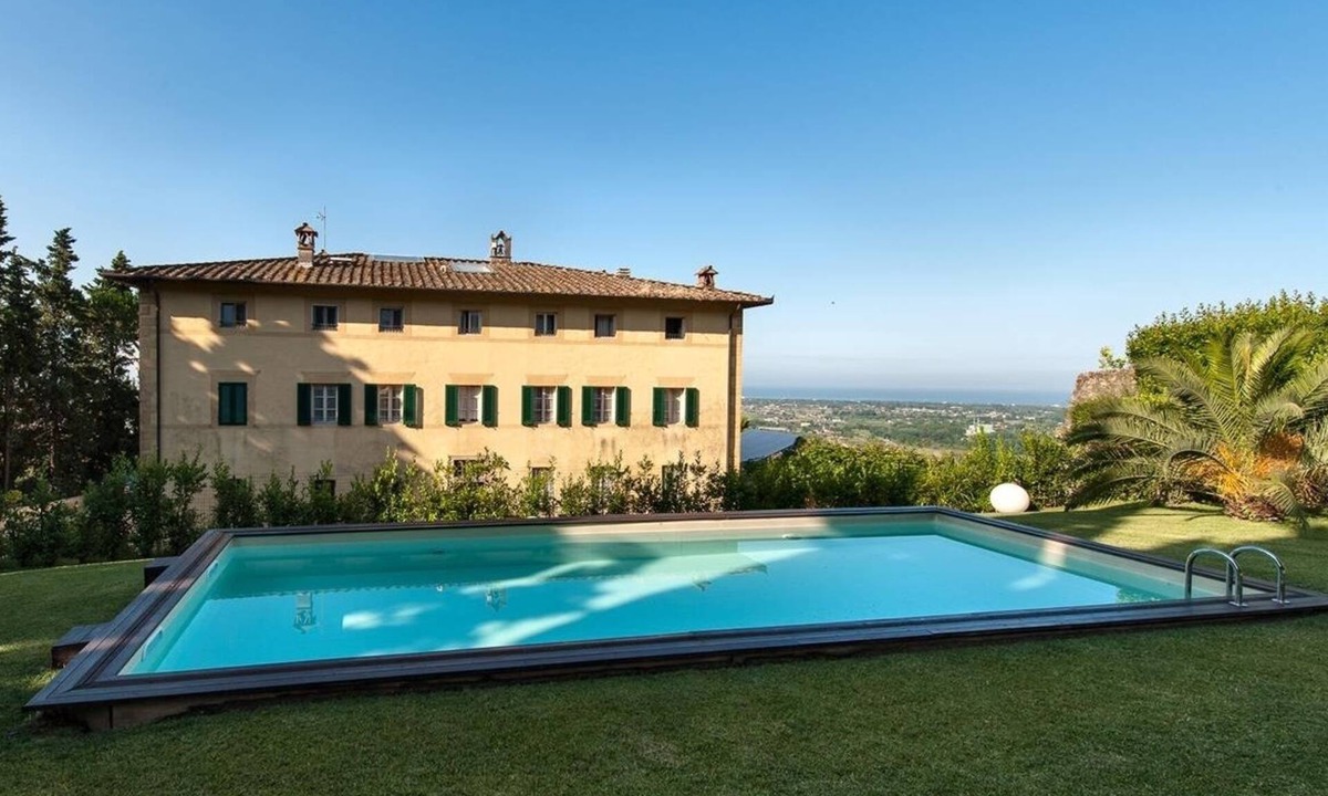 Marina di Pietrasanta Villa | holiday vacation large villa italy, tuscany, lucca, pietrasanta, view of sea, sea views, pool, air conditioning, wedding