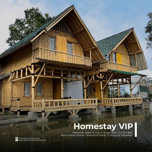 Jambelaer House | Homestay Nuansa Bambu di Kadudampit Sukabumi