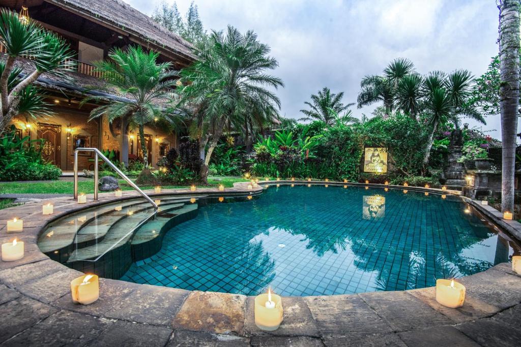 Kedewatan House | Hotel Bunga Permai