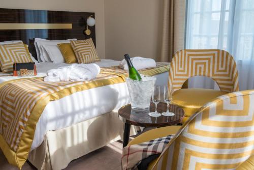 B Hôtel Antibes Sophia Antipolis | Beaulieu-sur-Mer