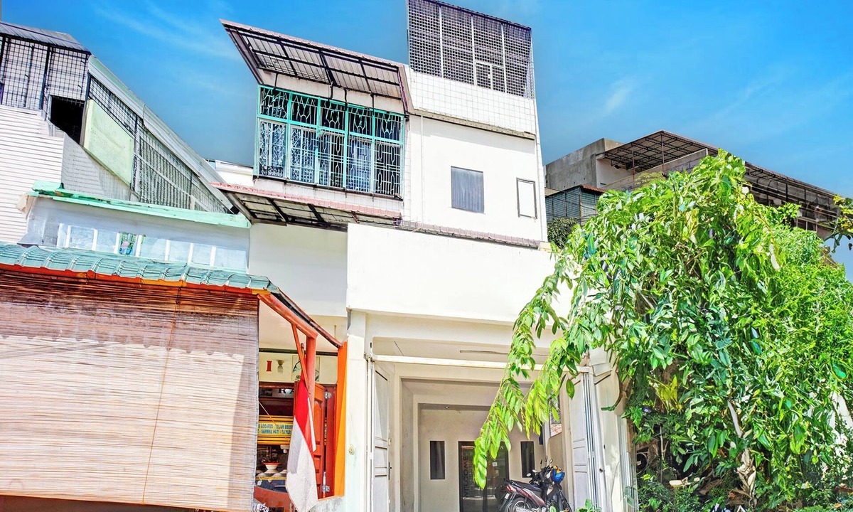 Medan Hotel | Hotel O Mandala Near Universitas Negeri Medan (UNIMED)