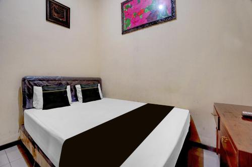 Surabaya Hotel | Hotel O near City of Tomorrow Mall formerly Vandhela Homestay