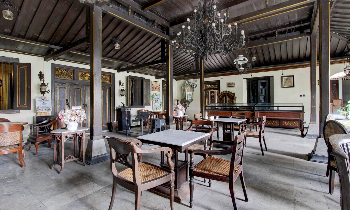 Surakarta Hotel | Hotel O near Kampung Batik Kauman former