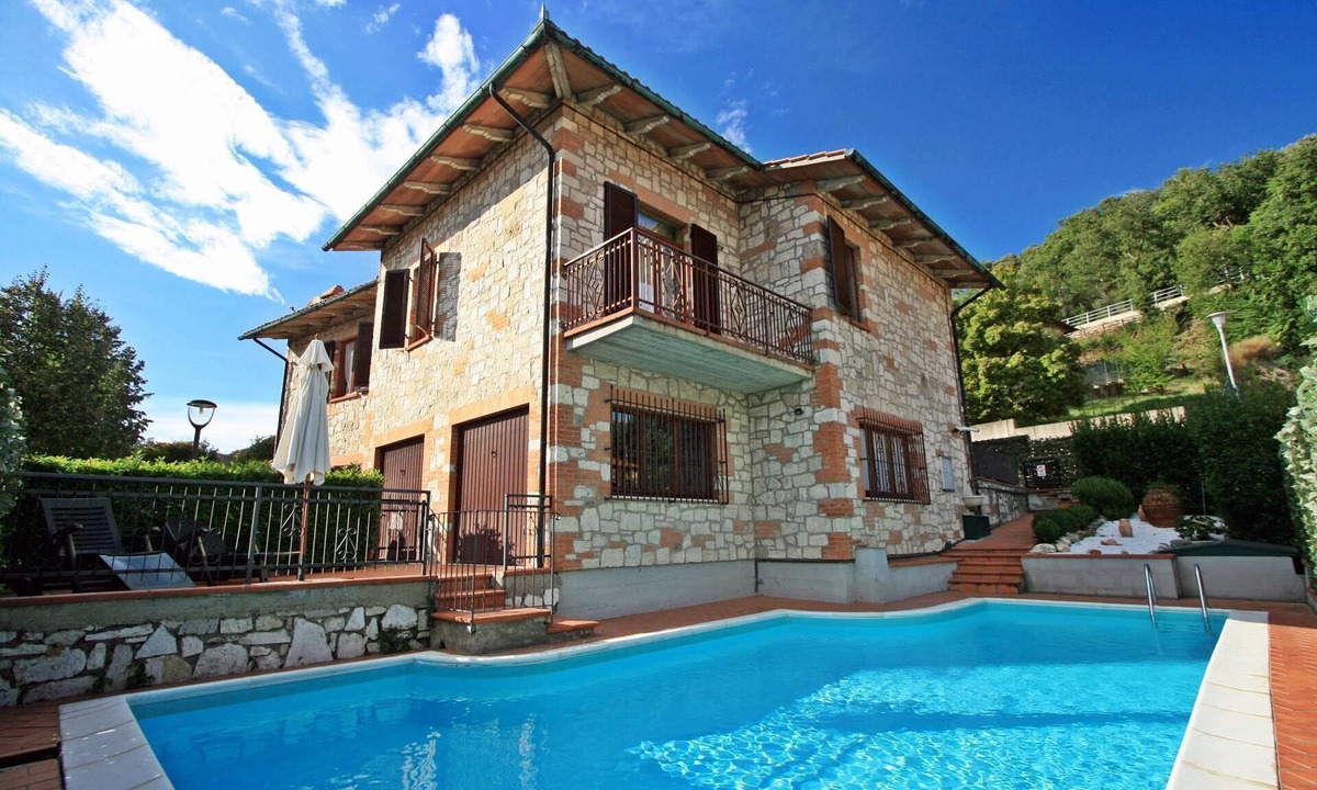 Radicondoli House | House 7 mins walk to center w/private pool