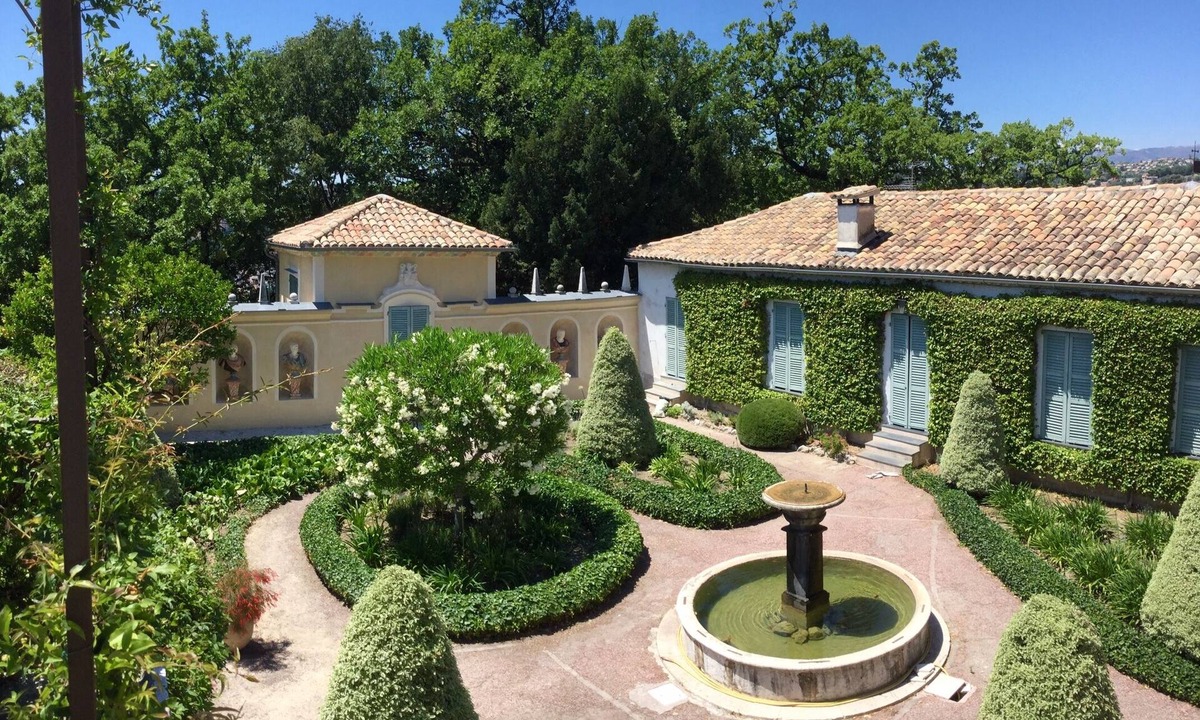 Gairaut Villa | House with character with outstanding views. 5 to 9 persons