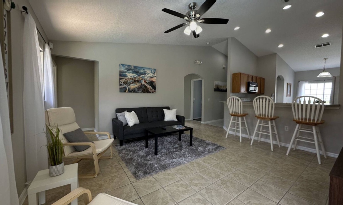 Hillcrest Estates House | HUGE POOL/LANAI HOUSE-NEAR DISNEY WORLD/THEME PARKS/LAKE/GOLF/SHOPS/WATER PARKS!