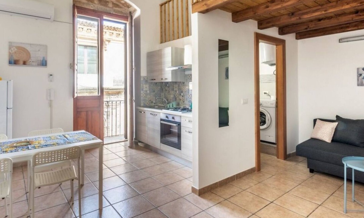Avola Apartment | Iblea House - One Bedroom Apartment, Sleeps 4