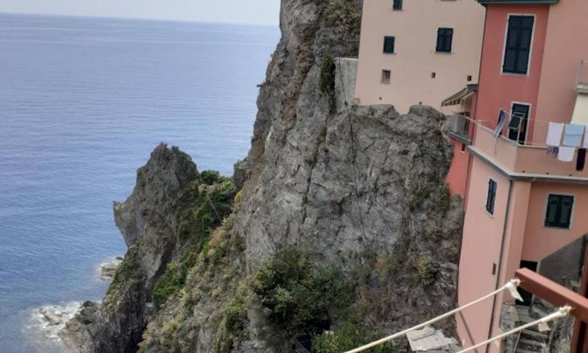Manarola Apartment | Il Sogno di Beatrice Luxury Apartment with Views