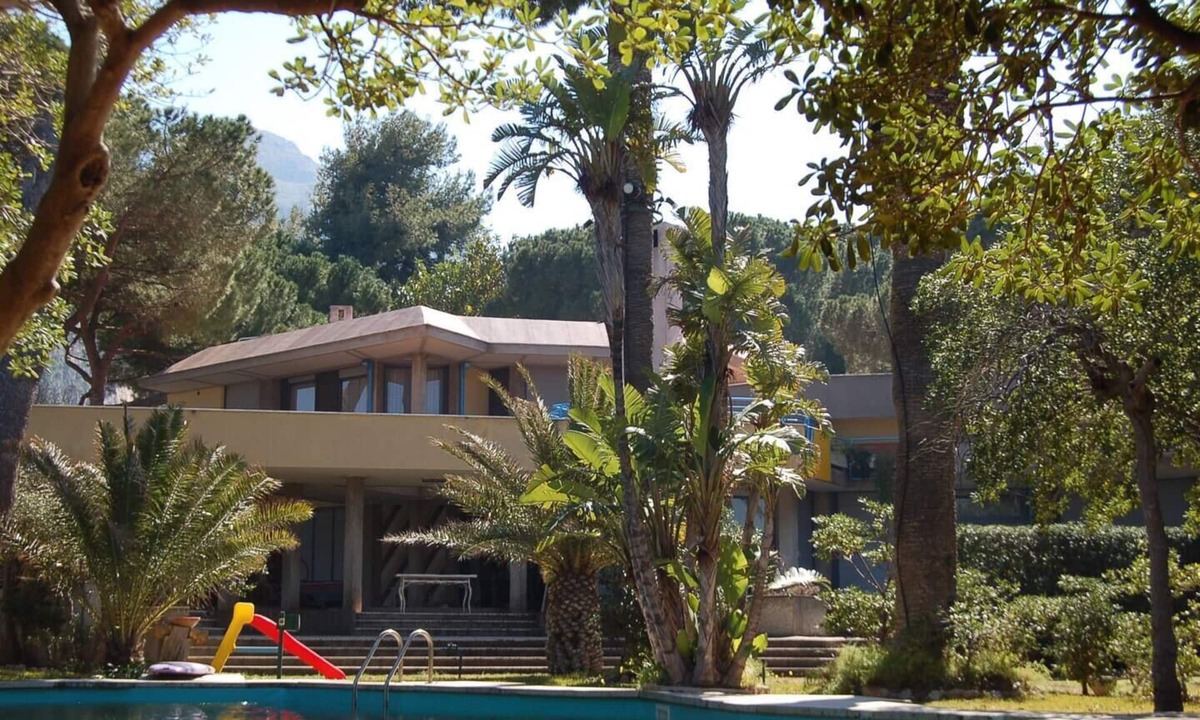 Mondello Apartment | Independent studio apt in elegant Villa in Mondello (Palermo-Italy), beachfront