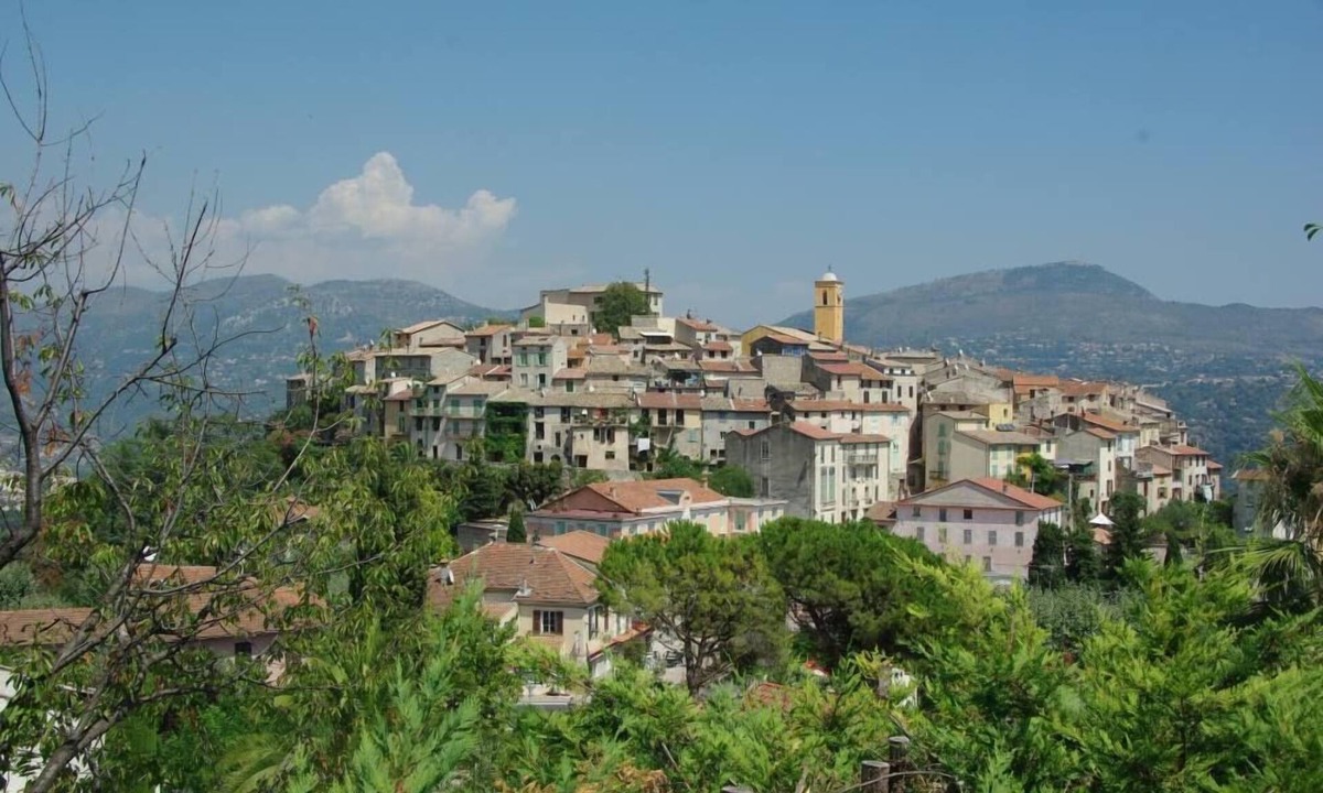 Gattieres Apartment | Independent Studio with great views Bay of angels