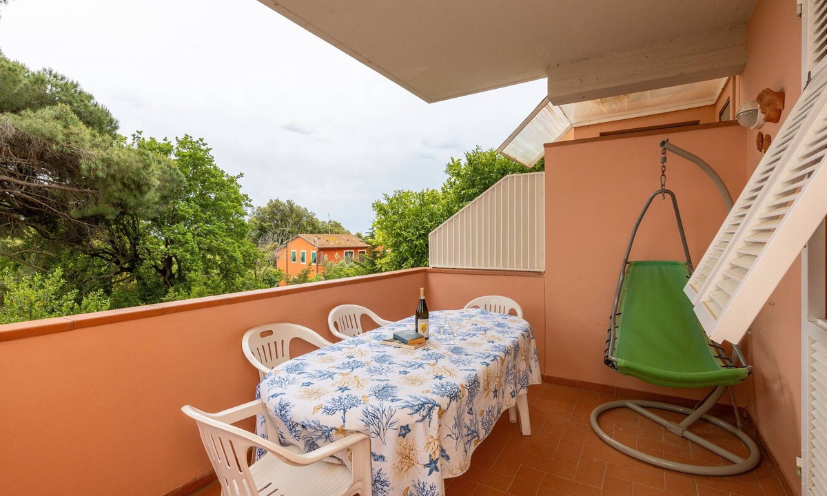 Castiglioncello House | Holiday Home 'Villetta A Castiglioncello' with Private Terrace, Wi-Fi and Air Conditioning