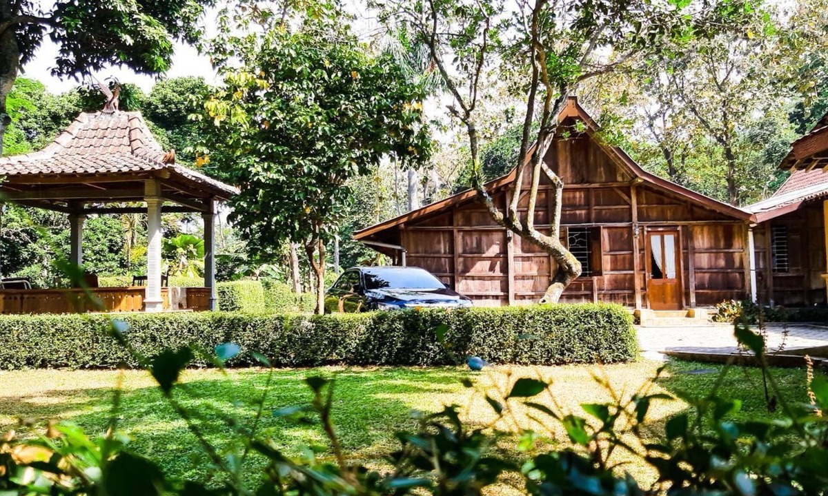 Ambarawa Hotel | Joglo Mbah Guru Homestay