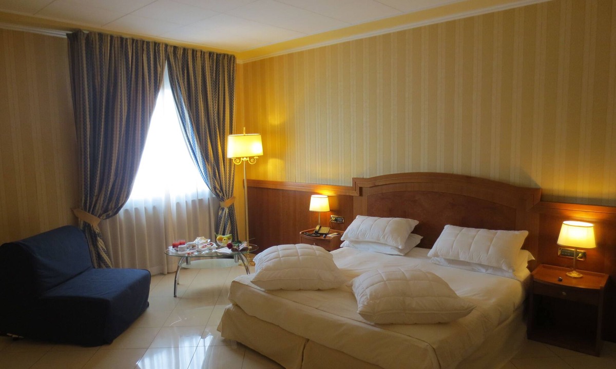 Naples Hotel | Joyfull