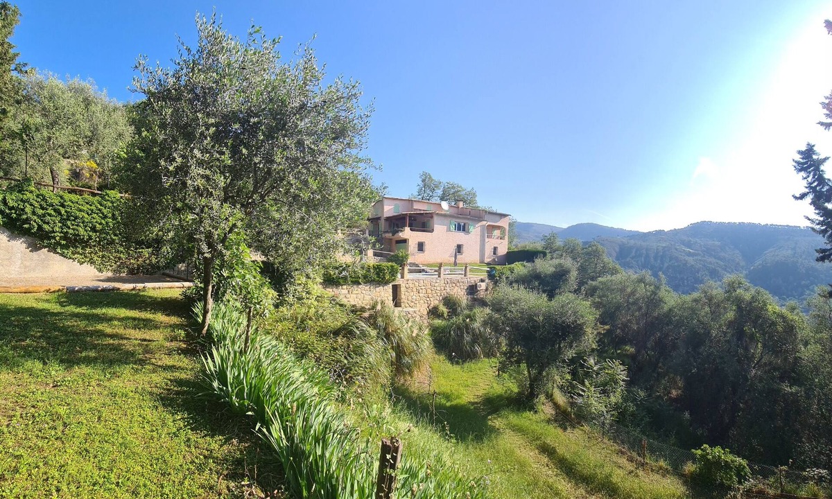 Coaraze Villa | Just 25 minutes from Nice - peaceful and secluded luxury private villa with pool