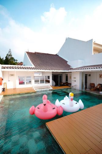 Parongpong Villa | Kala Cabin Cinema