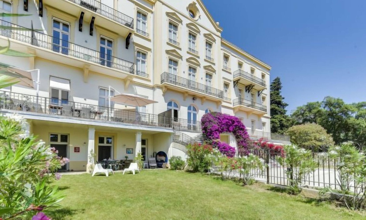La Croix-Valmer Apartment | Kensington by Interhome