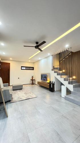 Sidomulyo Villa | Khainest - Stunning 3BR Private Pool and Mountain View