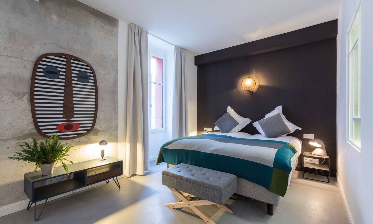Quartier du Port Apartment | L'Abeille Boutique Apartments