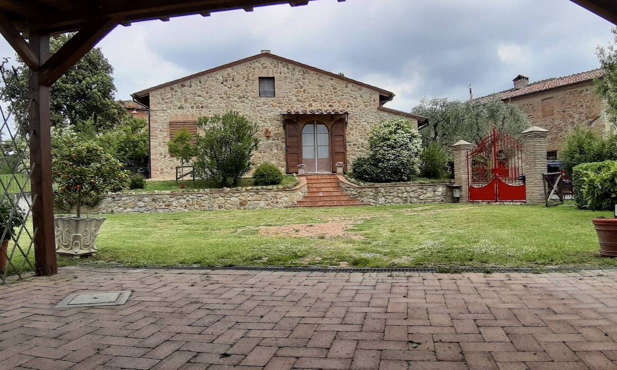 Murlo House | L'aia di Maria, holiday home in the Tuscan hills