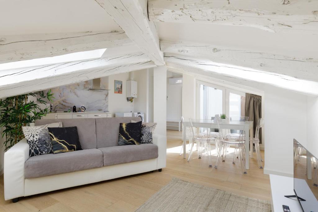 Barriera Vecchia-San Giacomo Apartment | L'attico del Fanciullino a Trieste