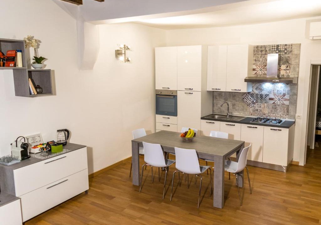 Old Town Apartment | La Campanella