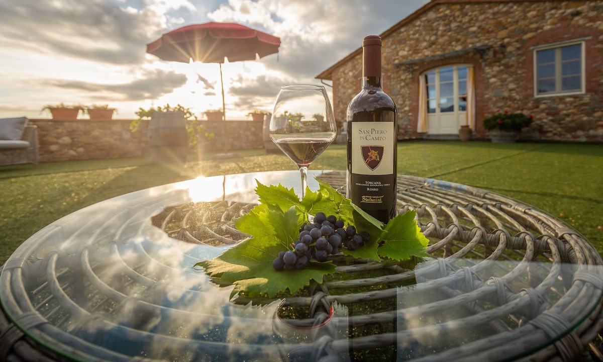 Montecarlo Villa | La Principessa Tuscan farmhouse with pool on wine road of Montecarlo-Lucca