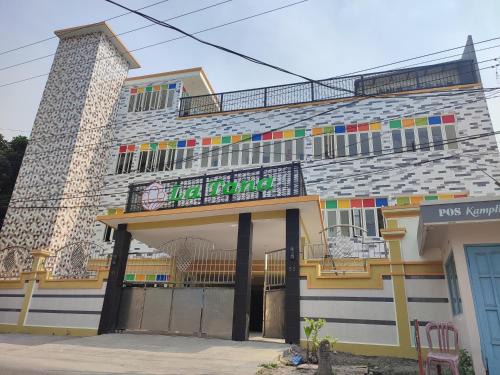 Gubeng Hotel | La Tana Hotel