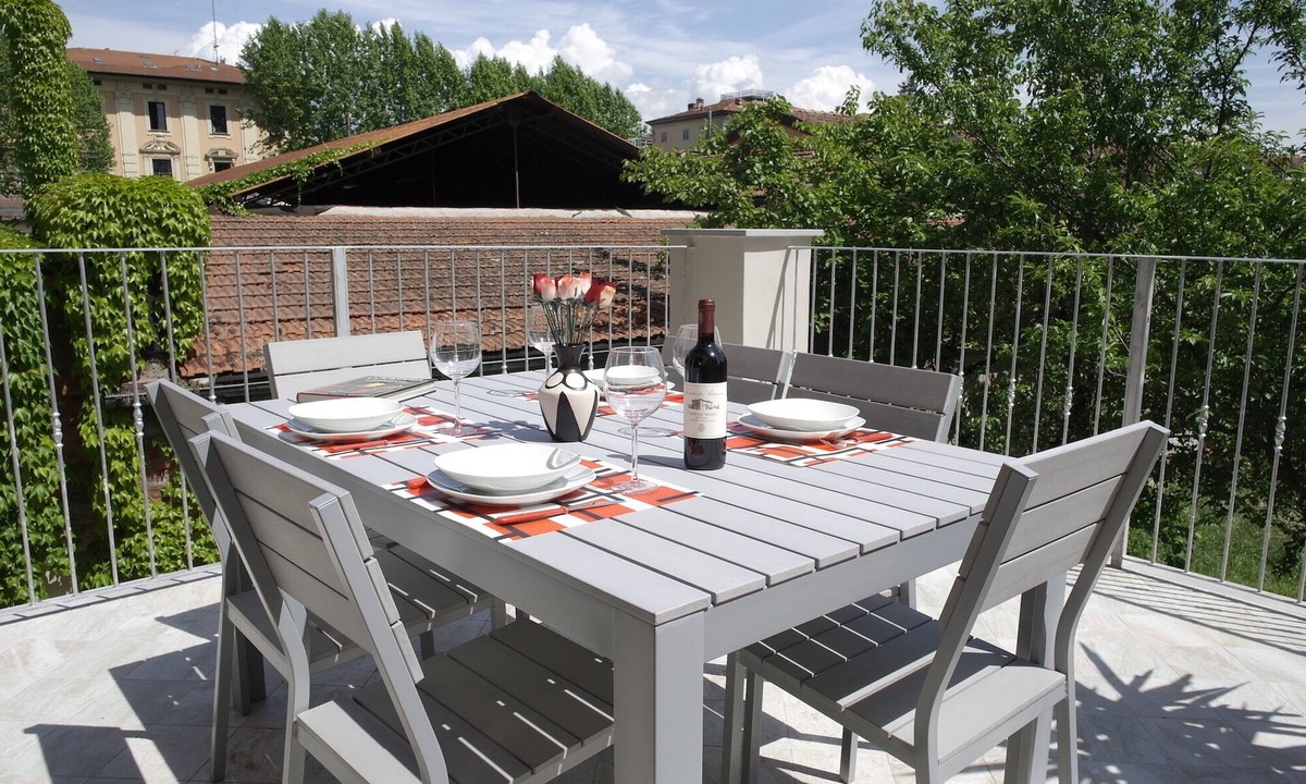 Lucca Historical Center Apartment | LA TERRAZZA – Wifi, amazing location and terrace!