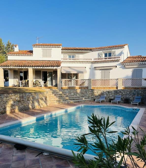 Saint-Aygulf Villa | La Villa du Roc, grandiose, 5mn à pied de la mer