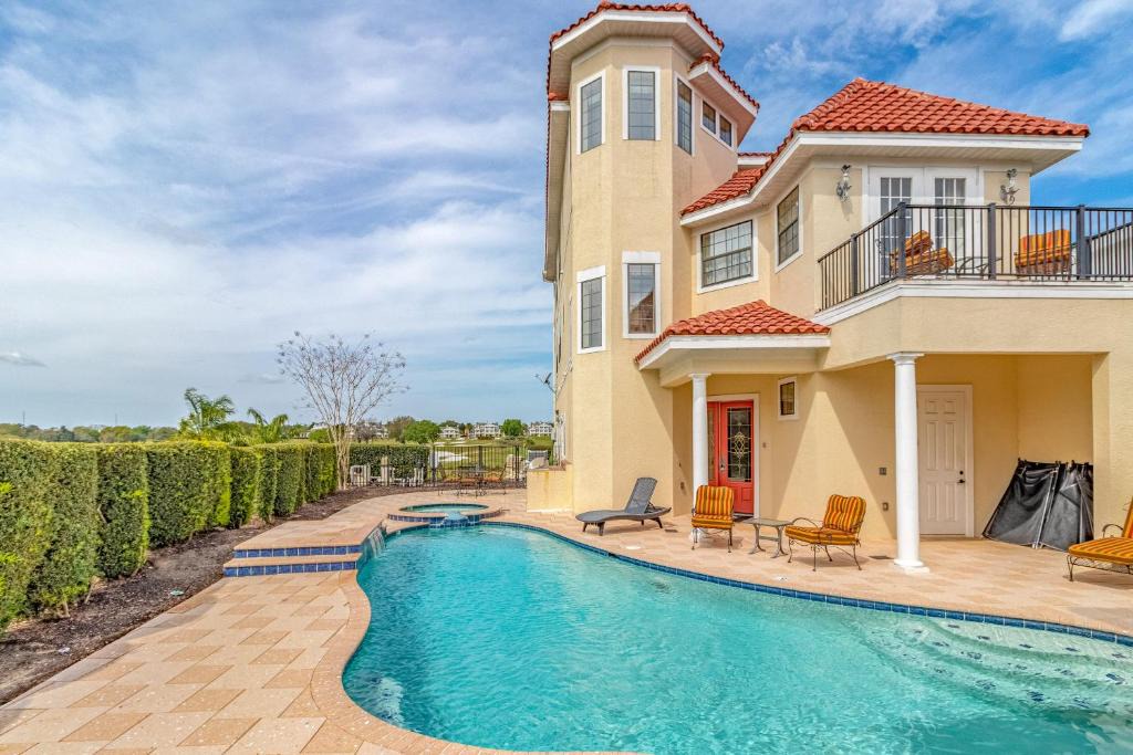 Reunion House | Lake View Mansion