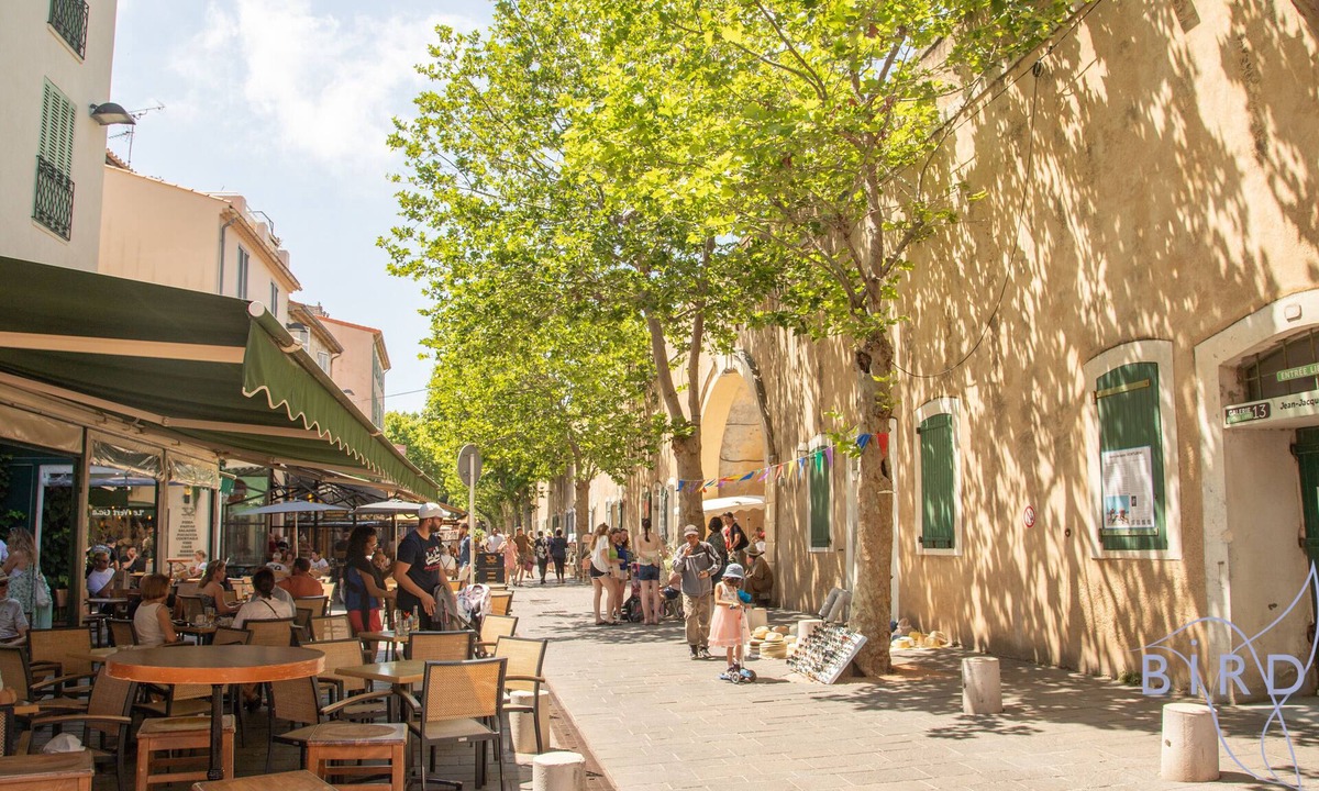 Antibes Old Town Apartment | Large duplex in the heart of Viel Antibes