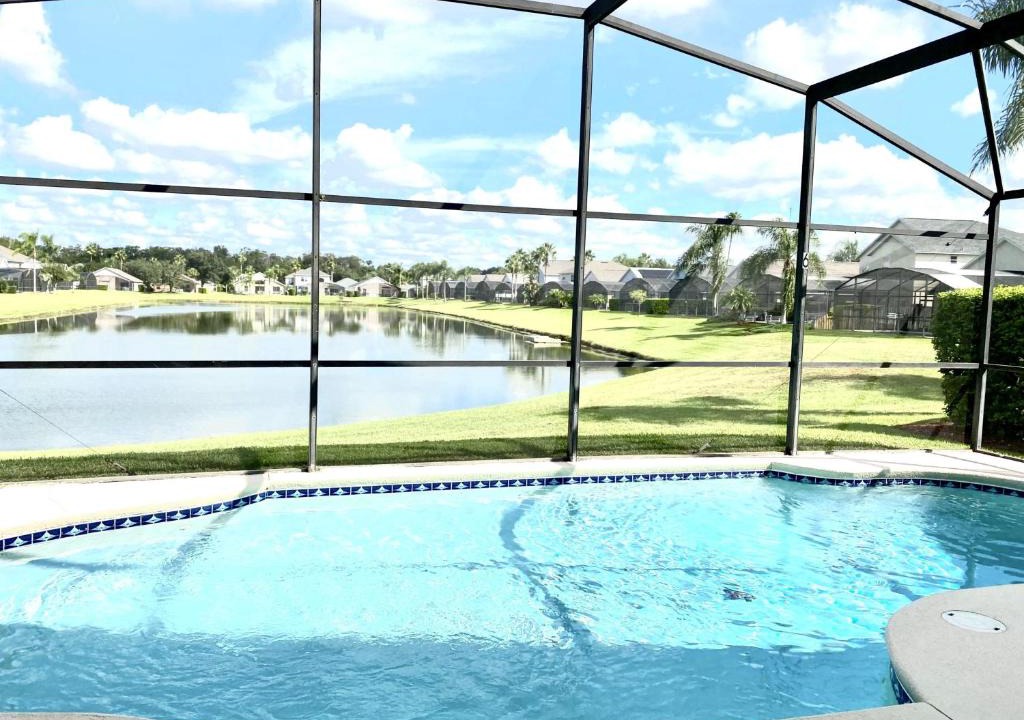 Lake Berkley Villa | LB4707AW 3 Bedroom Villa with pool and game room