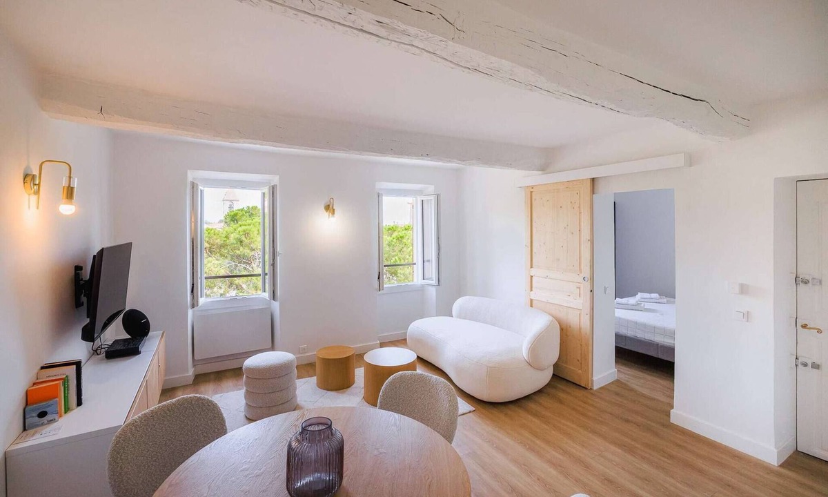 Tourrettes-sur-Loup Apartment | Le Bonheur au Soleil – Heart of Tourrettes-sur-Loup
