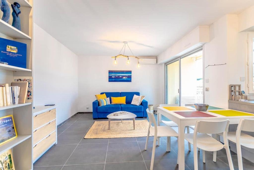 Saint-Tropez House | Le Clos l Pool & Balcony l Shellter Rentals