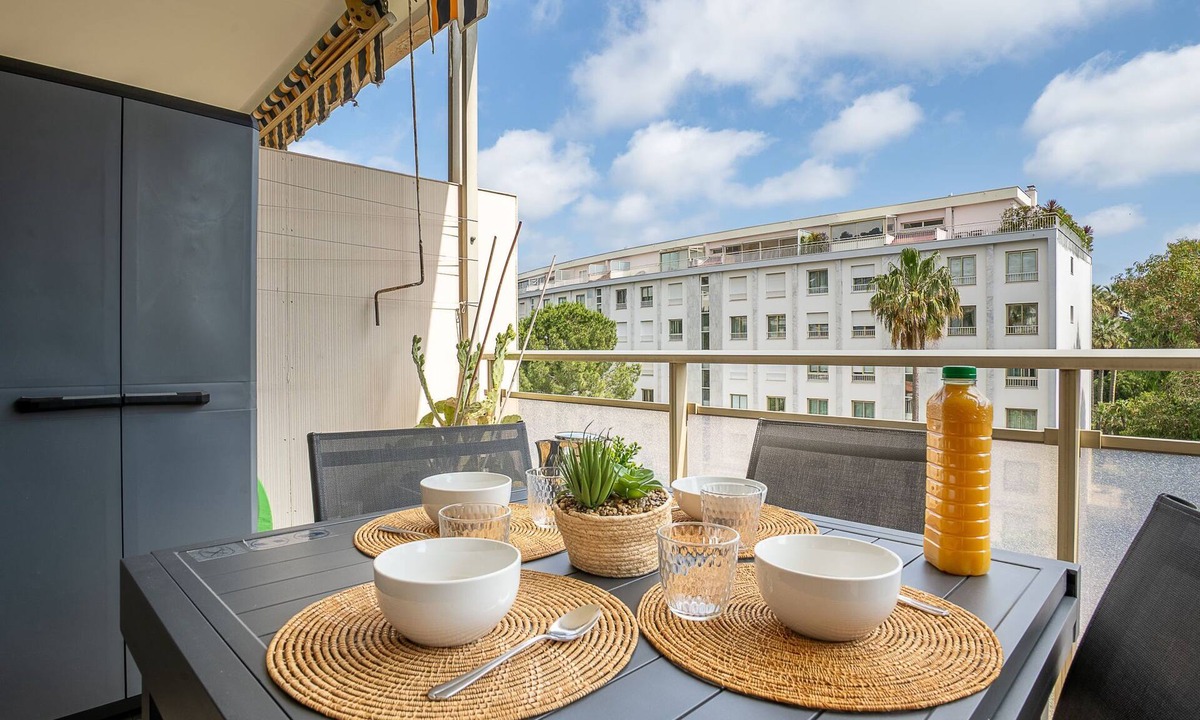 Cannes Apartment | Les Aliscamps by Interhome
