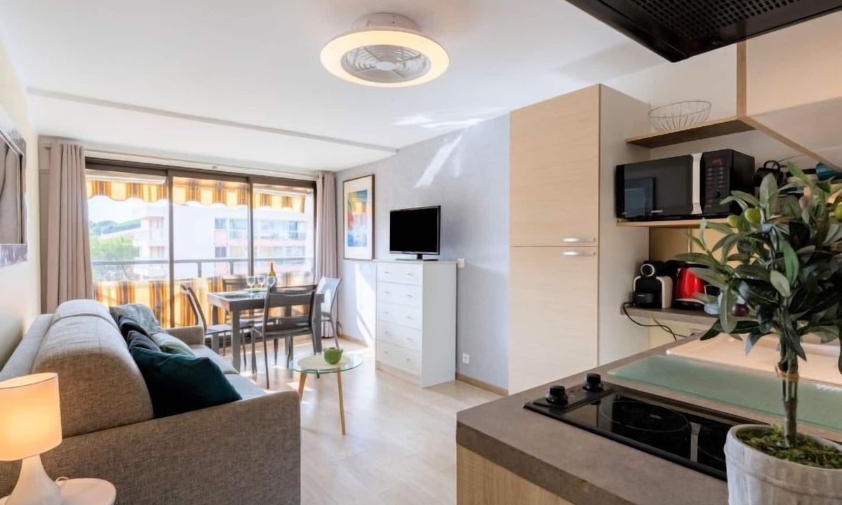 Sainte-Maxime City Centre Apartment | Les Coralines by Interhome